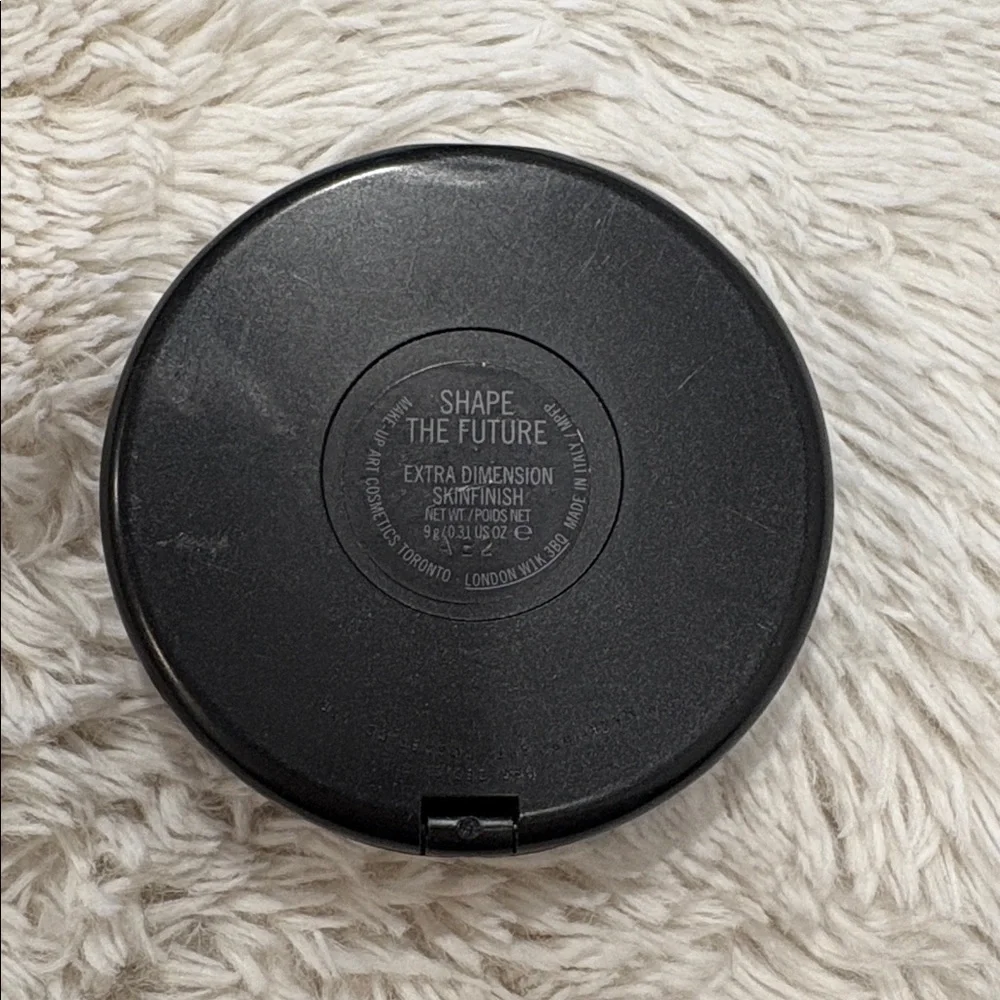 RARE Shape the Future MAC EXTRA DIMENSION SKINFINISH